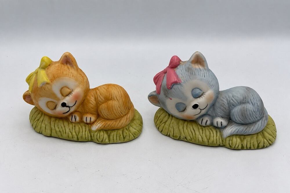 Vintage Sleeping Kitten Cat Figurines Pair Yellow Pink Bows Ceramic Kittens